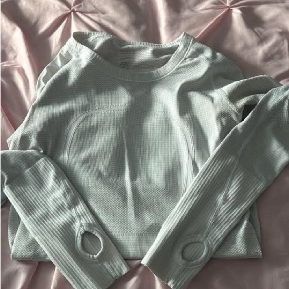Lululemon Light Gray Long Sleeve Top